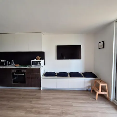 Apartment Beautiful Spacious Near Arc 1600