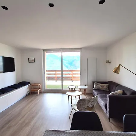 Apartment Beautiful Spacious Near Arc 1600