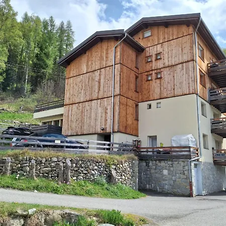 Beautiful Spacious Near Arc 1600 Apartment *