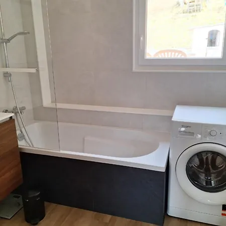 Beautiful Spacious Near Arc 1600