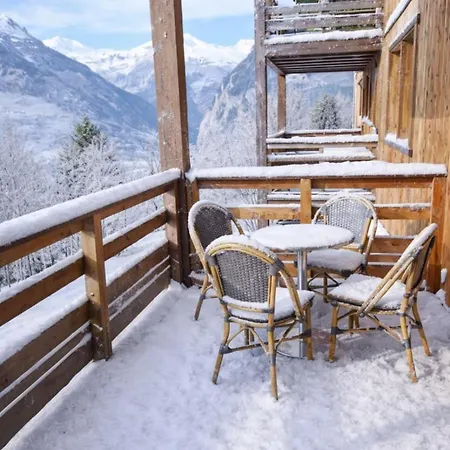 Beautiful Spacious Near Arc 1600 *